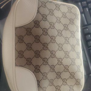 Gucci Bree Ivory Original Canvas GG Logo Crossbody